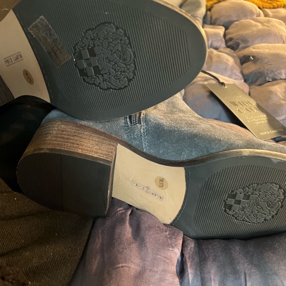 Vince Camuto boot - Picture 2 of 4